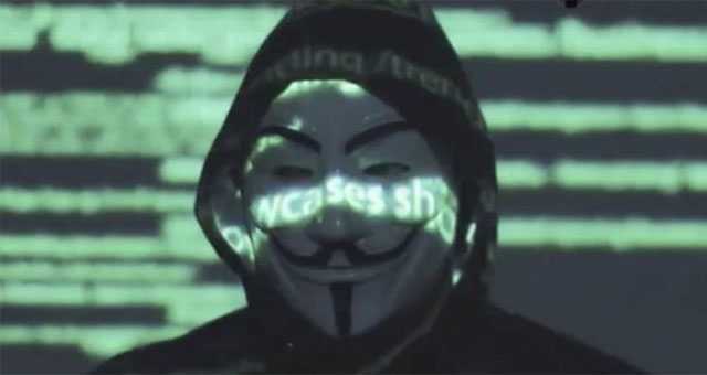 Anonymous frente a la cámara haciendo revelaciones plantilla para meme