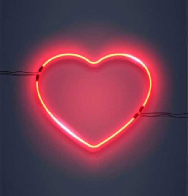 Corazón neón, corazón hecho con luces de neón rojo plantilla para meme