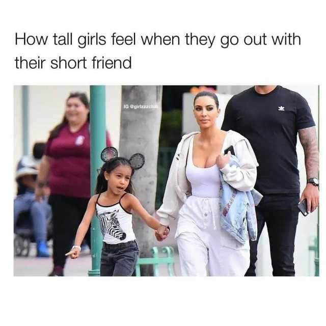How tall girls feel when they go out with their short friend IG @ginzzzclub