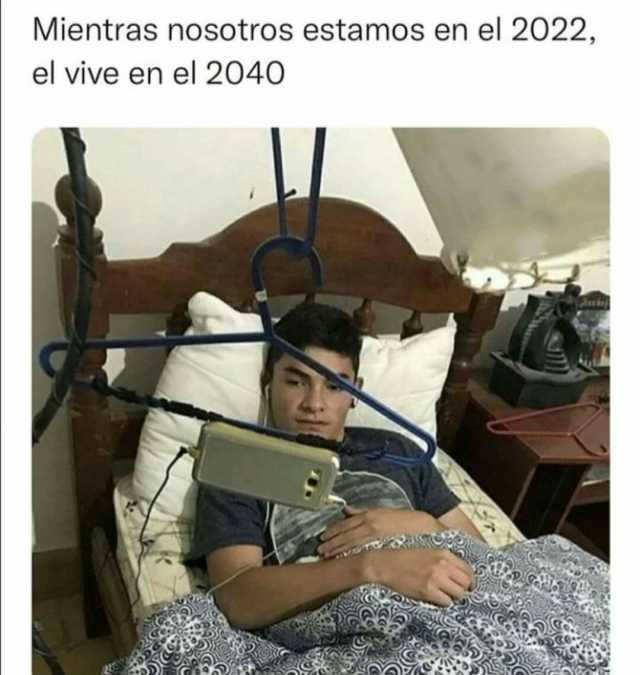 Mientras nosotros estamos en el 2022 el vive en el 2040