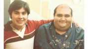 Foto iconica del Señor Barriga con Raj de The Big Bang Theory hd