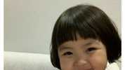 las mujeres que usan stickers de esta niñita china son toxicas